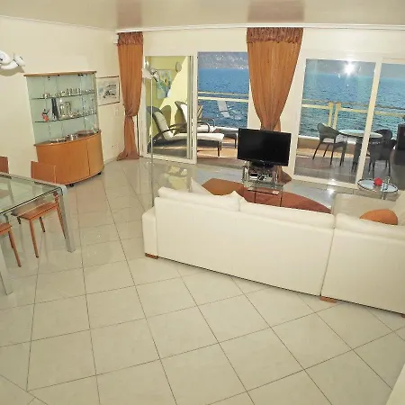 Porto Ronco App 8500 * Moscia